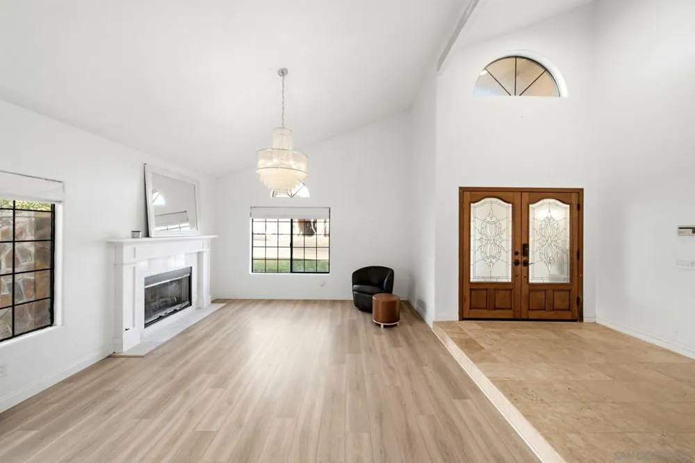 5771 Casa Grande Bonita, CA 91902