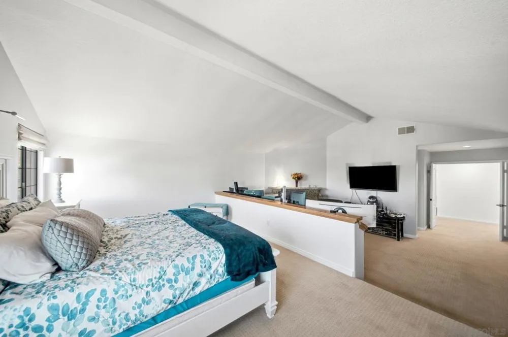 5771 Casa Grande Bonita, CA 91902