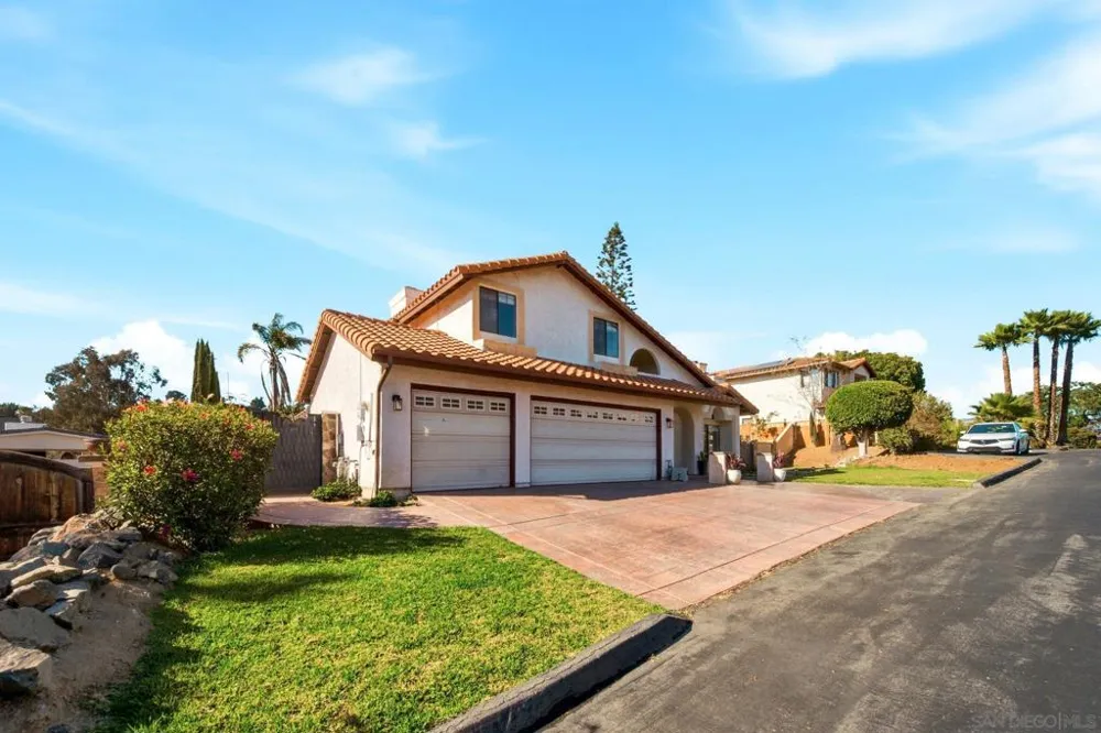 5771 Casa Grande Bonita, CA 91902