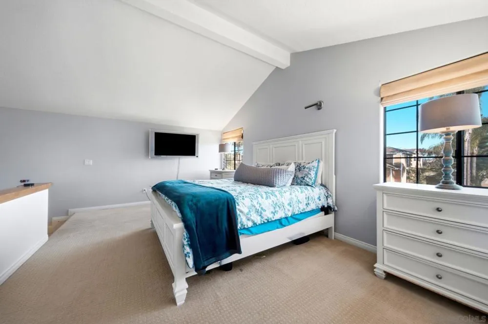 5771 Casa Grande Bonita, CA 91902