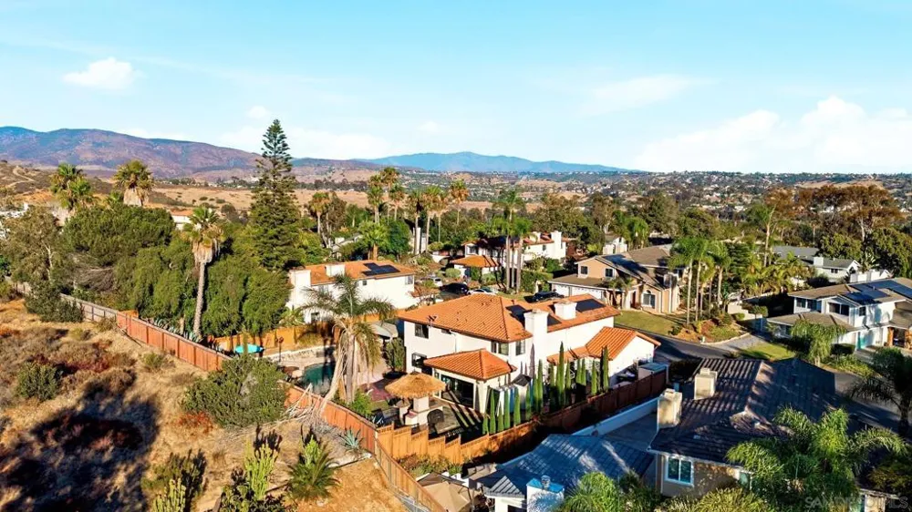 5771 Casa Grande Bonita, CA 91902