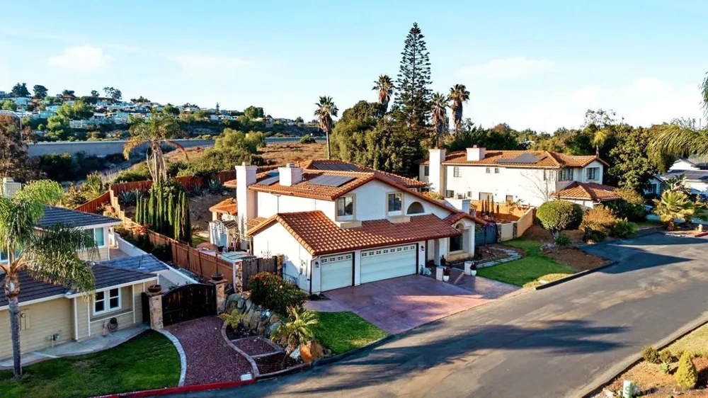 5771 Casa Grande Bonita, CA 91902