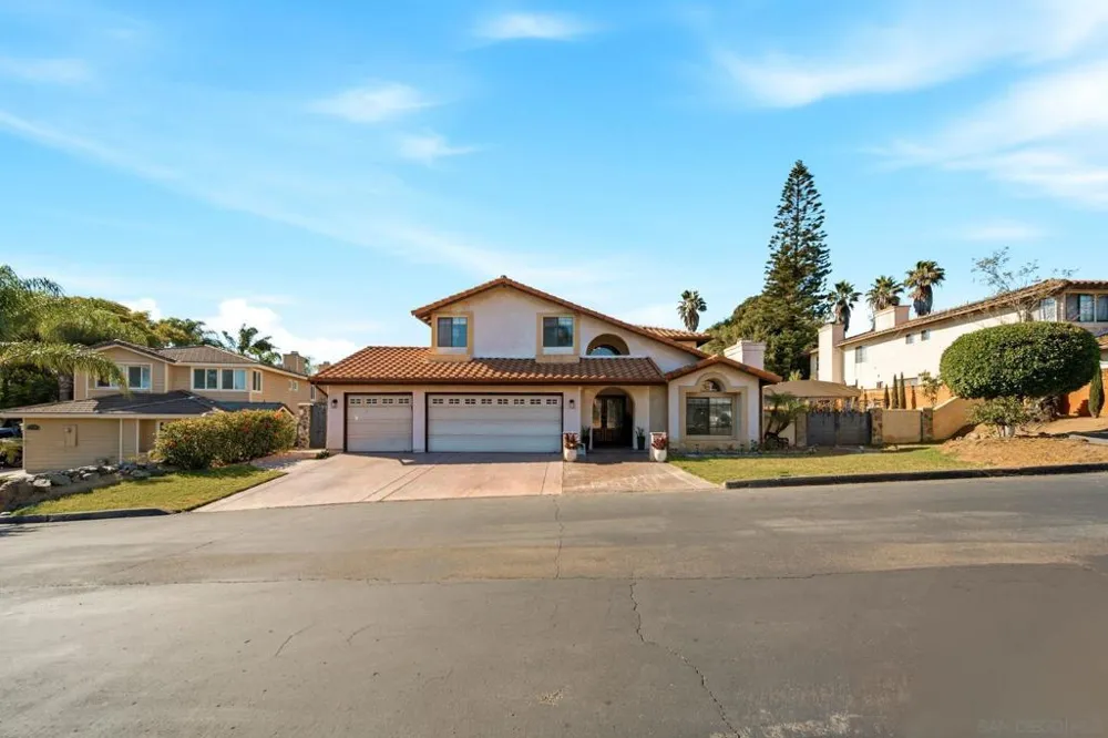 5771 Casa Grande Bonita, CA 91902