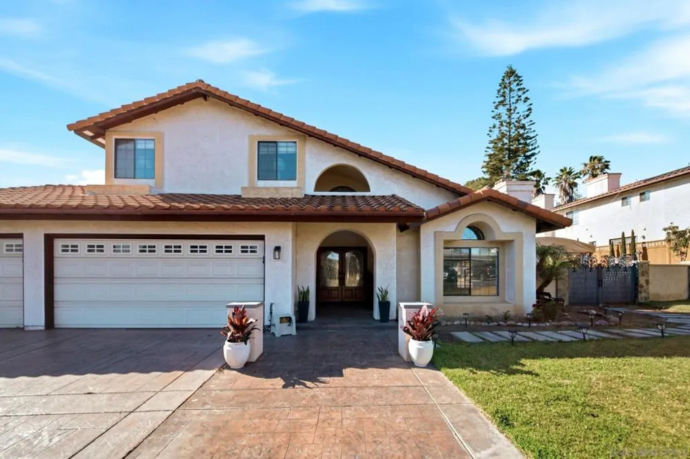 5771 Casa Grande Bonita, CA 91902