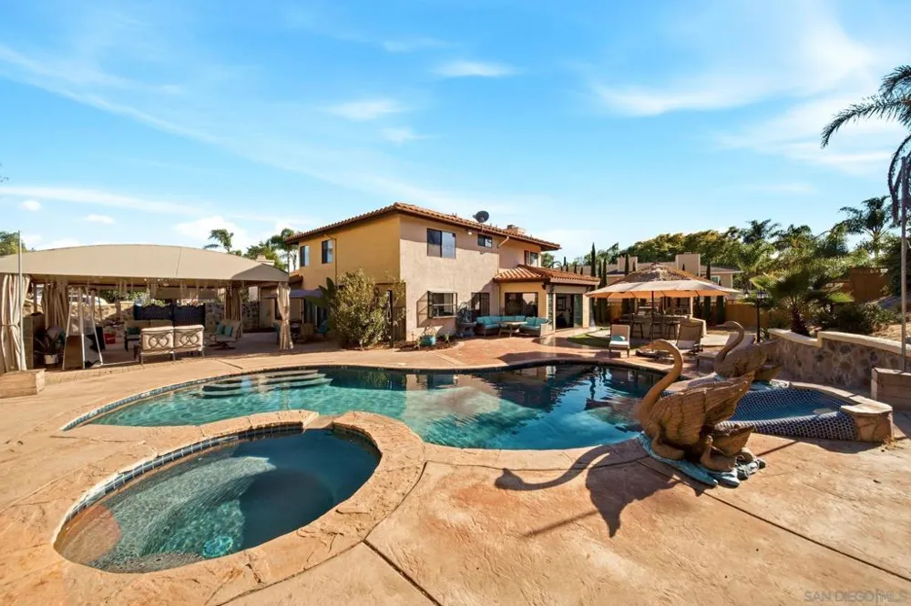 5771 Casa Grande Bonita, CA 91902