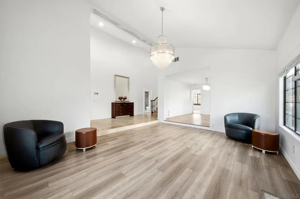 5771 Casa Grande Bonita, CA 91902