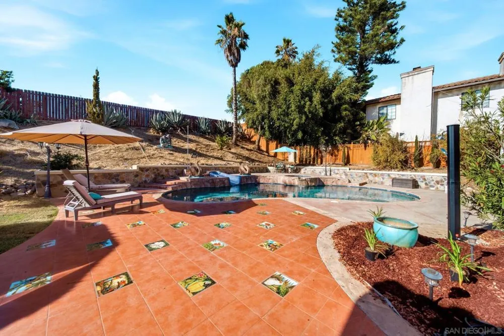 5771 Casa Grande Bonita, CA 91902