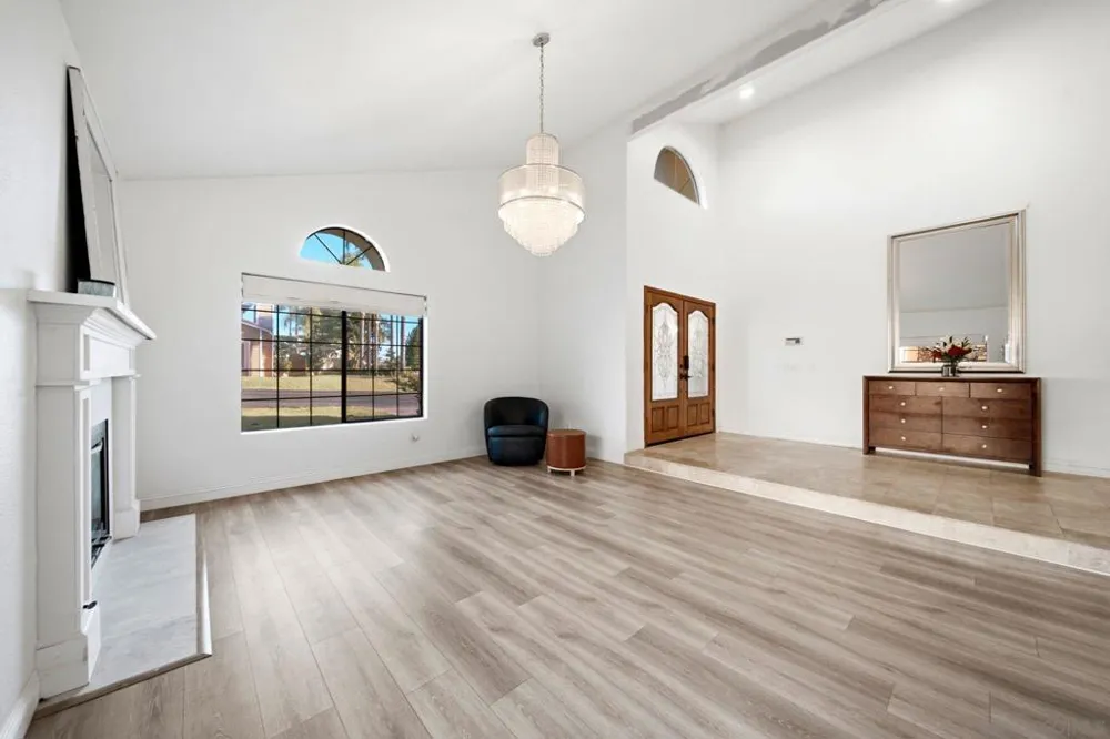 5771 Casa Grande Bonita, CA 91902