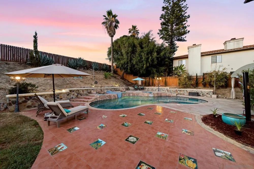 5771 Casa Grande Bonita, CA 91902
