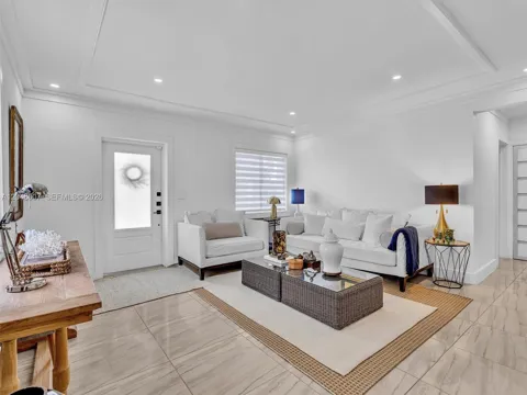 310 SW 65th Ave