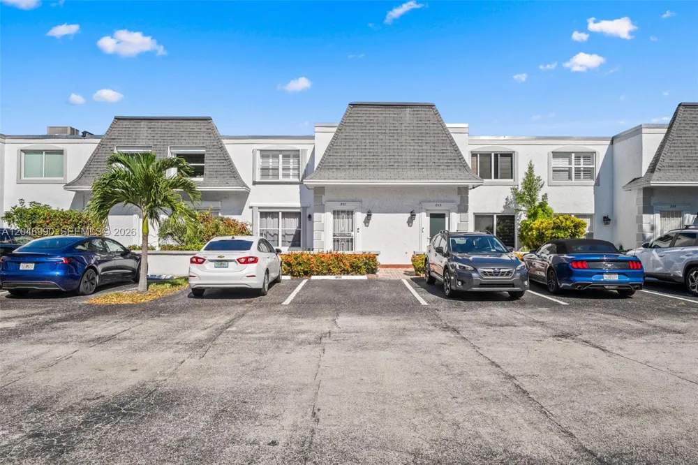 801 NE 27th Ave Hallandale Beach, FL 33009