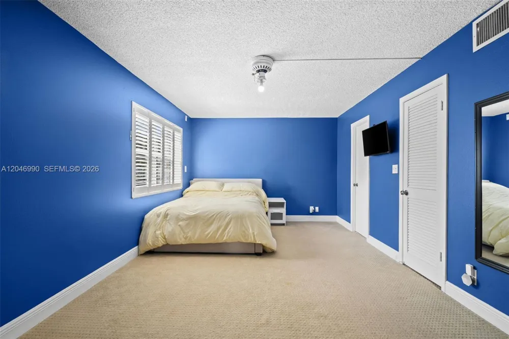 801 NE 27th Ave Hallandale Beach, FL 33009