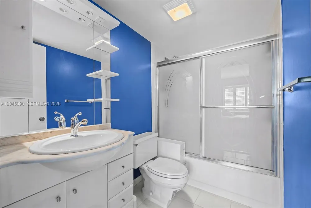 801 NE 27th Ave Hallandale Beach, FL 33009