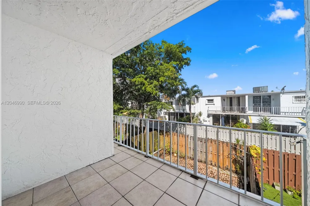 801 NE 27th Ave Hallandale Beach, FL 33009