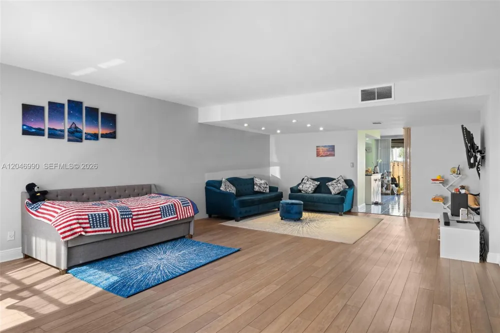 801 NE 27th Ave Hallandale Beach, FL 33009