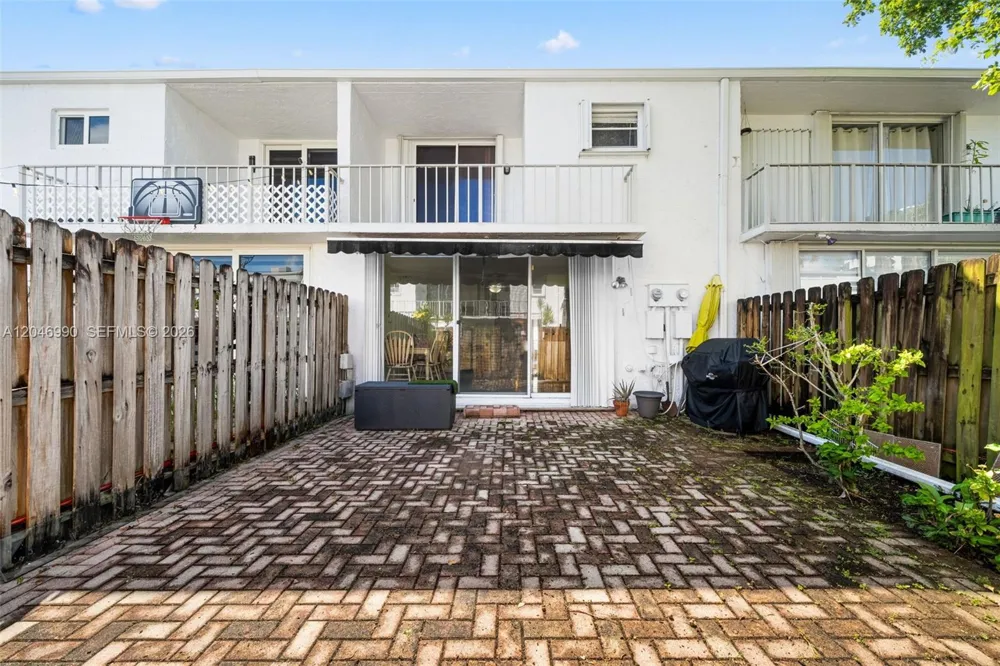 801 NE 27th Ave Hallandale Beach, FL 33009