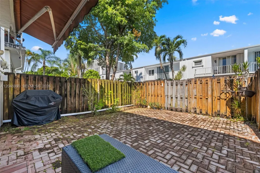 801 NE 27th Ave Hallandale Beach, FL 33009