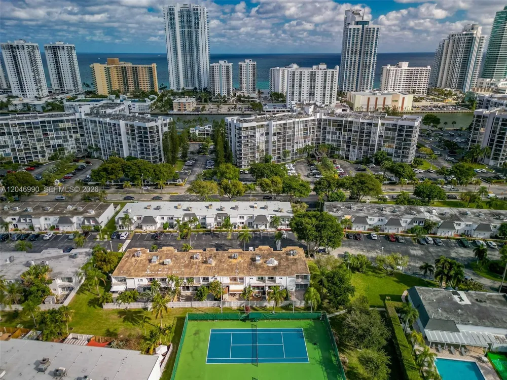 801 NE 27th Ave Hallandale Beach, FL 33009