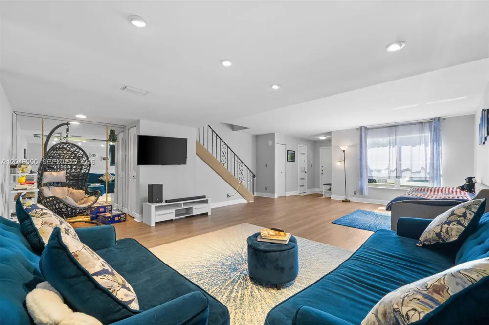 801 NE 27th Ave Hallandale Beach, FL 33009