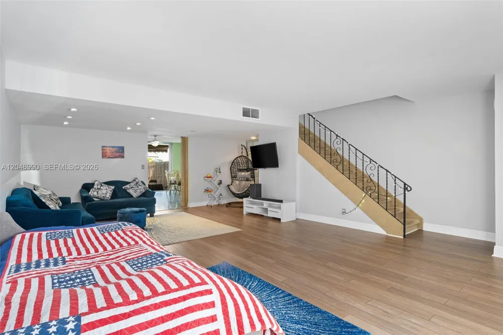 801 NE 27th Ave Hallandale Beach, FL 33009