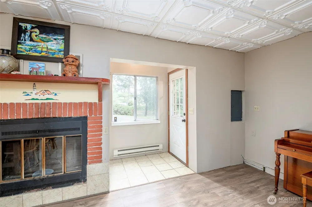 1207 E Madrona Boulevard NW Lakebay, WA 98349