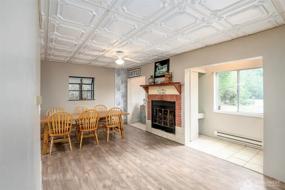 1207 E Madrona Boulevard NW Lakebay, WA 98349