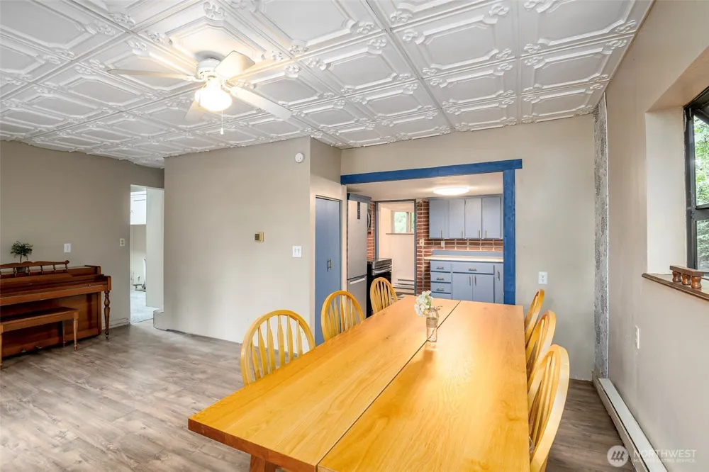 1207 E Madrona Boulevard NW Lakebay, WA 98349