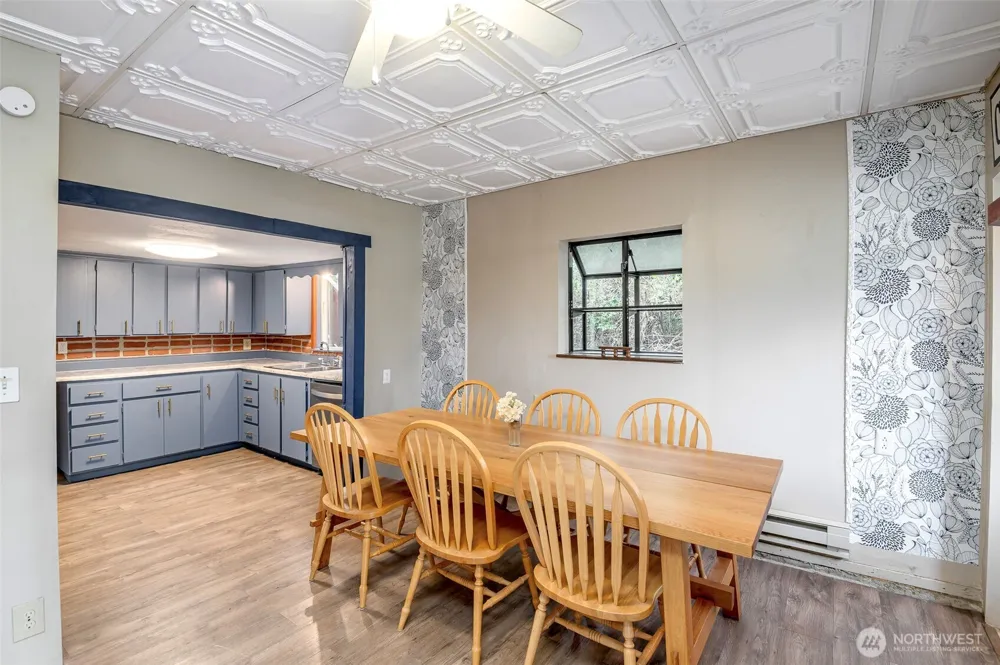 1207 E Madrona Boulevard NW Lakebay, WA 98349