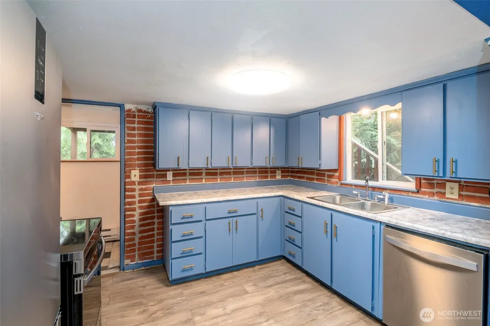 1207 E Madrona Boulevard NW Lakebay, WA 98349