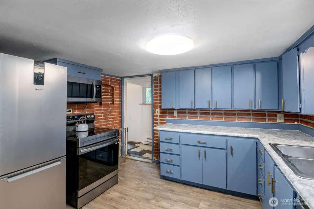 1207 E Madrona Boulevard NW Lakebay, WA 98349