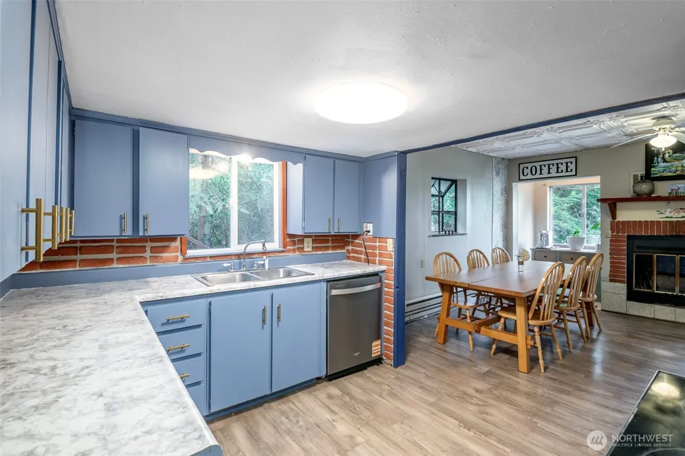 1207 E Madrona Boulevard NW Lakebay, WA 98349
