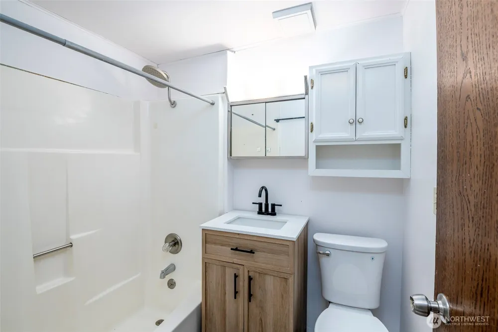 1207 E Madrona Boulevard NW Lakebay, WA 98349