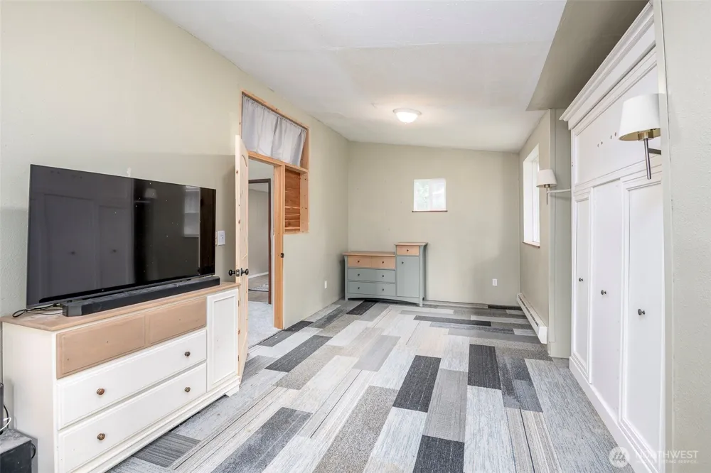1207 E Madrona Boulevard NW Lakebay, WA 98349