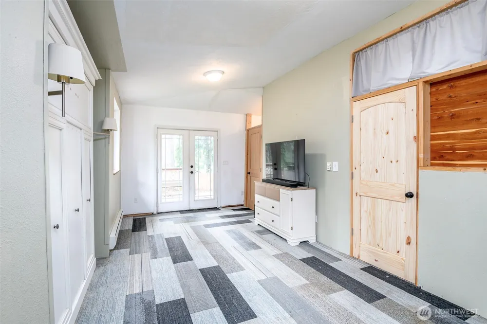 1207 E Madrona Boulevard NW Lakebay, WA 98349