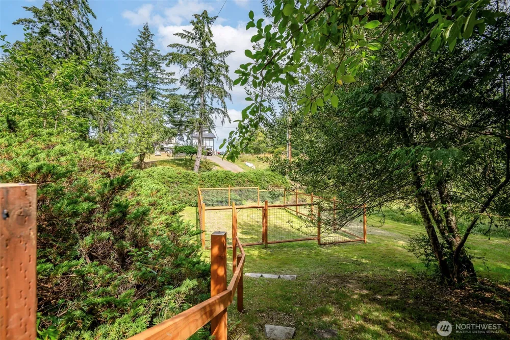 1207 E Madrona Boulevard NW Lakebay, WA 98349