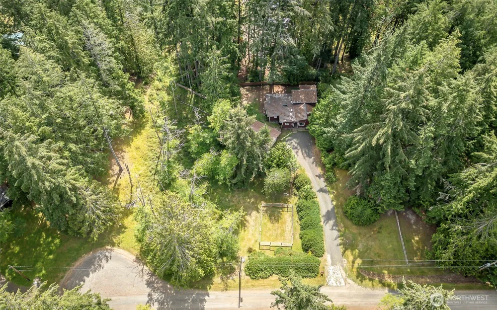1207 E Madrona Boulevard NW Lakebay, WA 98349