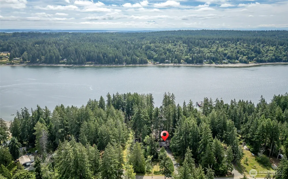 1207 E Madrona Boulevard NW Lakebay, WA 98349