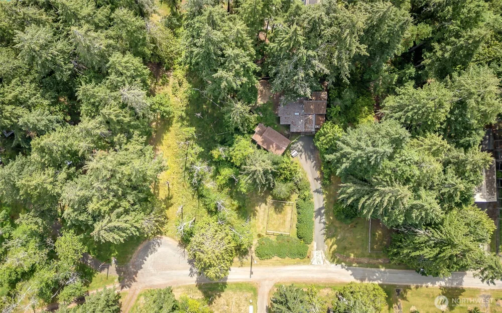 1207 E Madrona Boulevard NW Lakebay, WA 98349
