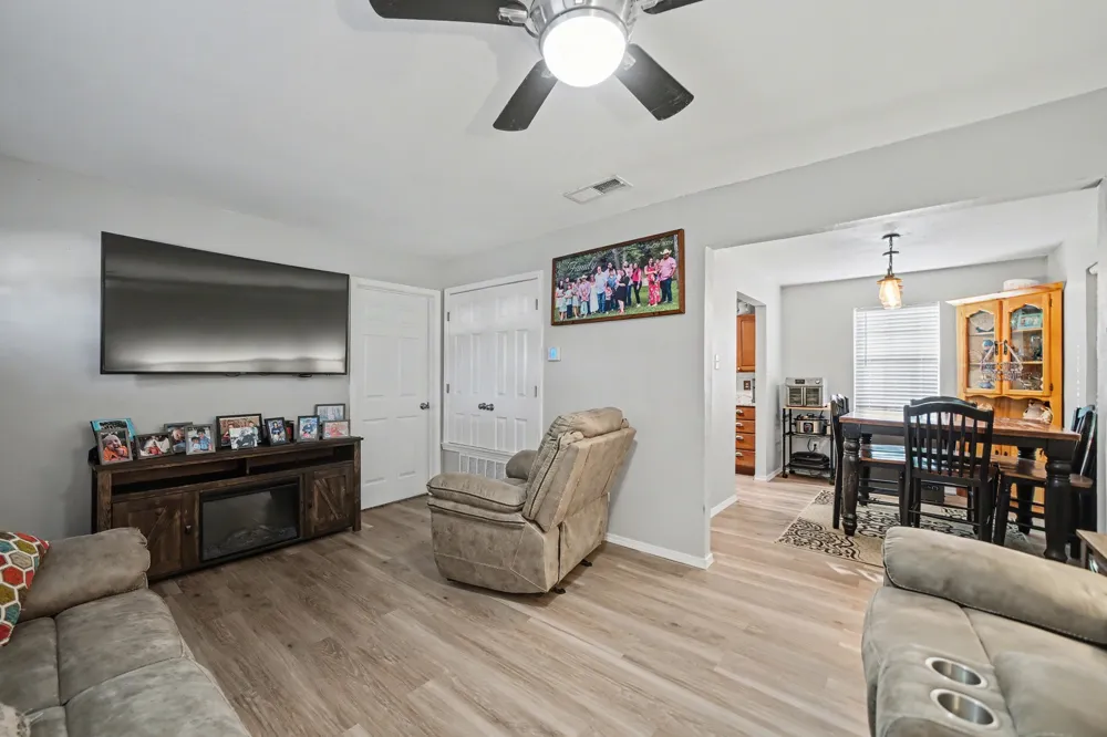 762 Oak Leaf Trail East Tawakoni, TX 75472