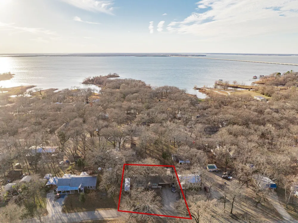762 Oak Leaf Trail East Tawakoni, TX 75472