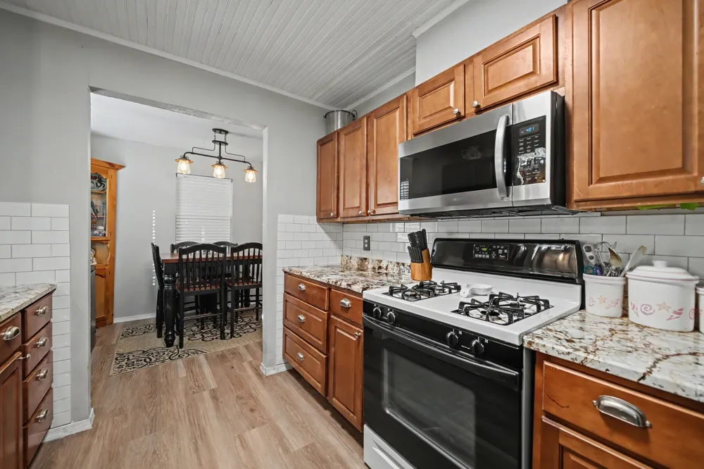 762 Oak Leaf Trail East Tawakoni, TX 75472