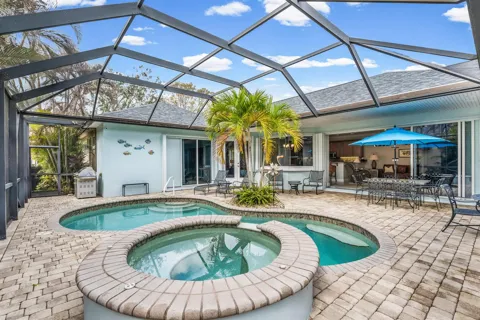 224 Oak Hammock Circle SW