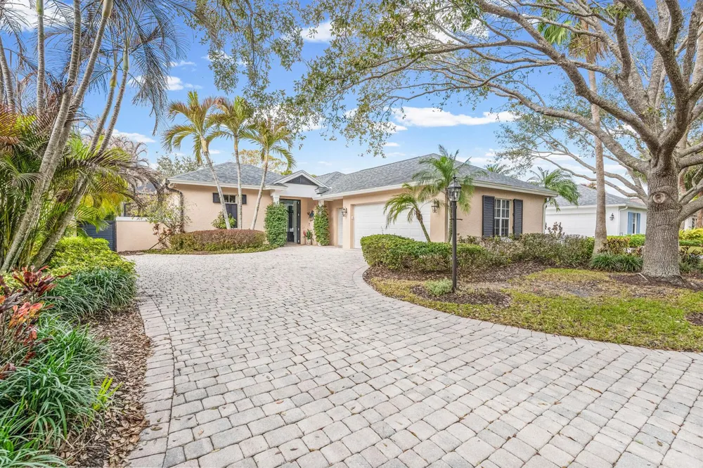 224 Oak Hammock Circle SW Vero Beach, FL 32962