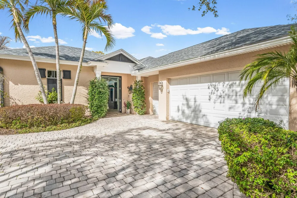 224 Oak Hammock Circle SW Vero Beach, FL 32962