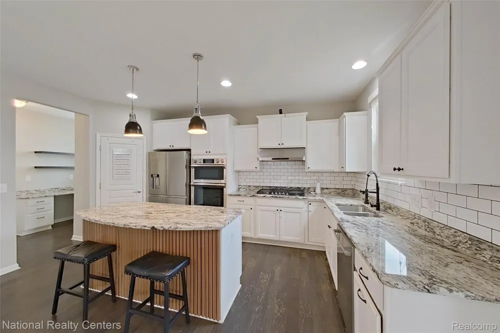 58180 Jonagold Lane Lyon Charter Township, MI 48165