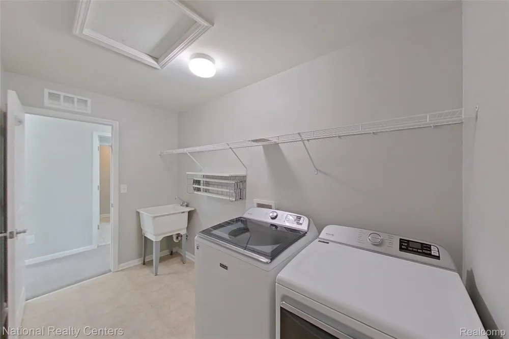 58180 Jonagold Lane Lyon Charter Township, MI 48165