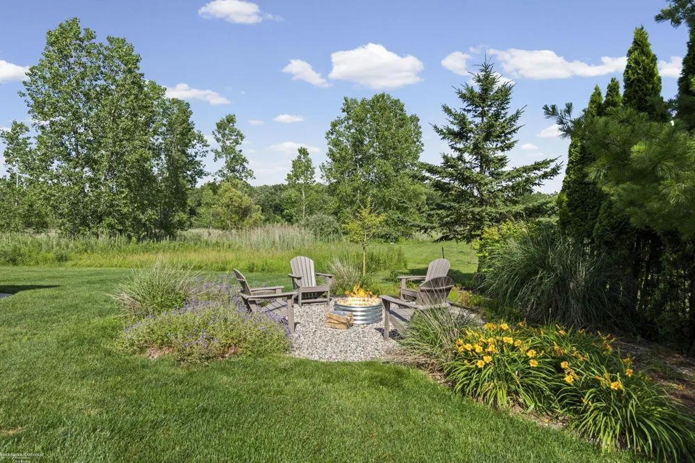 68242 Lake Angela Pointe Street Richmond City, MI 48062