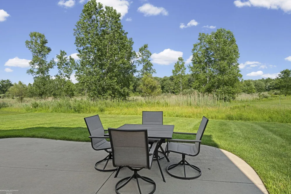68242 Lake Angela Pointe Street Richmond City, MI 48062