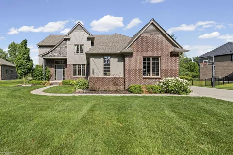 68242 Lake Angela Pointe Street