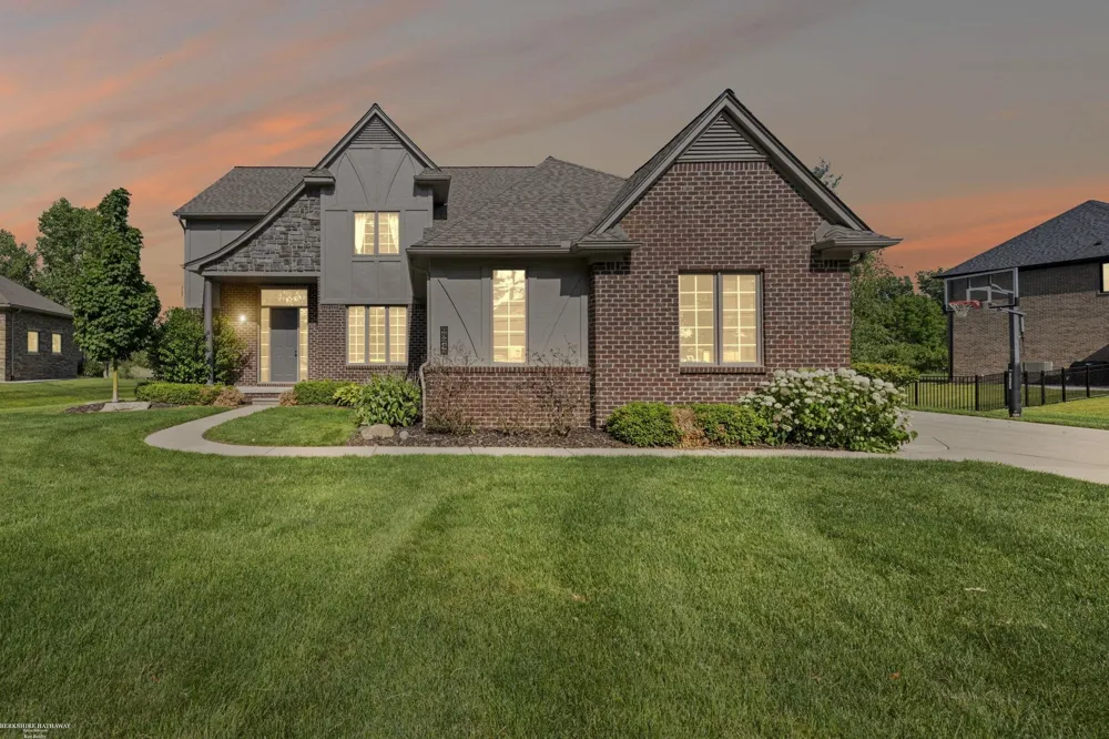 68242 Lake Angela Pointe Street Richmond City, MI 48062